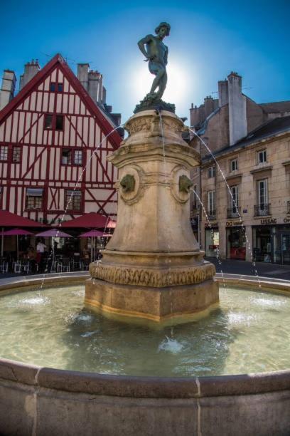 Apartament Le Refuge / Pied-A-Terre Pragmatique Dijon Zewnętrze zdjęcie