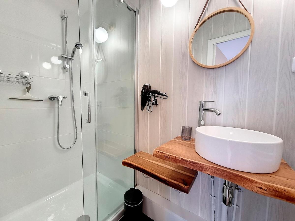 Apartament Le Refuge / Pied-A-Terre Pragmatique Dijon Zewnętrze zdjęcie
